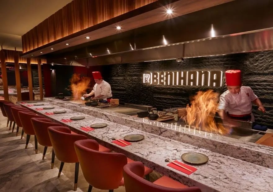 Tivoli LA VIE Muscat Hotel & Residences, at the table