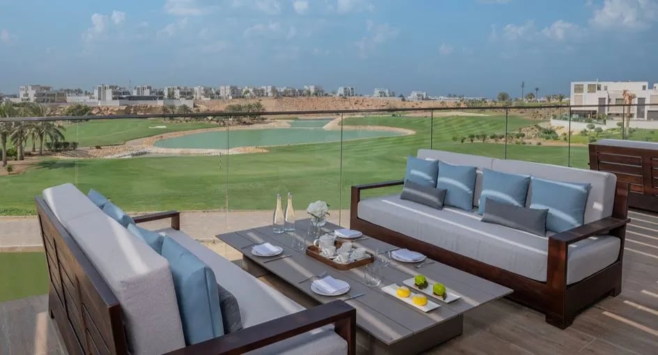 Tivoli LA VIE Muscat Hotel & Residences, at the table