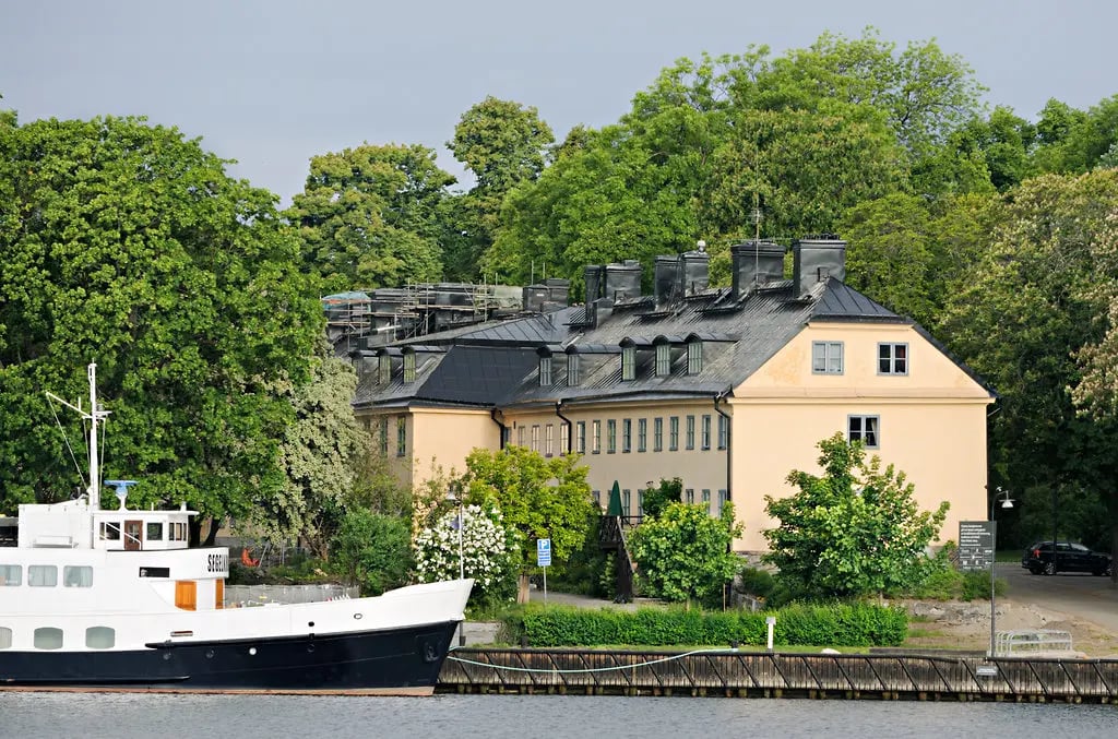 Hotel Skeppsholmen — backstory