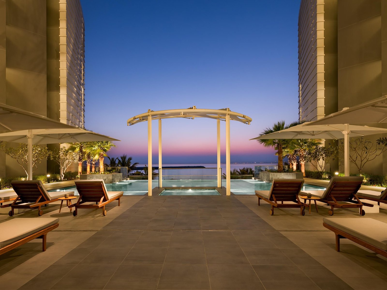 voco Muscat Al Mouj by IHG, the pool
