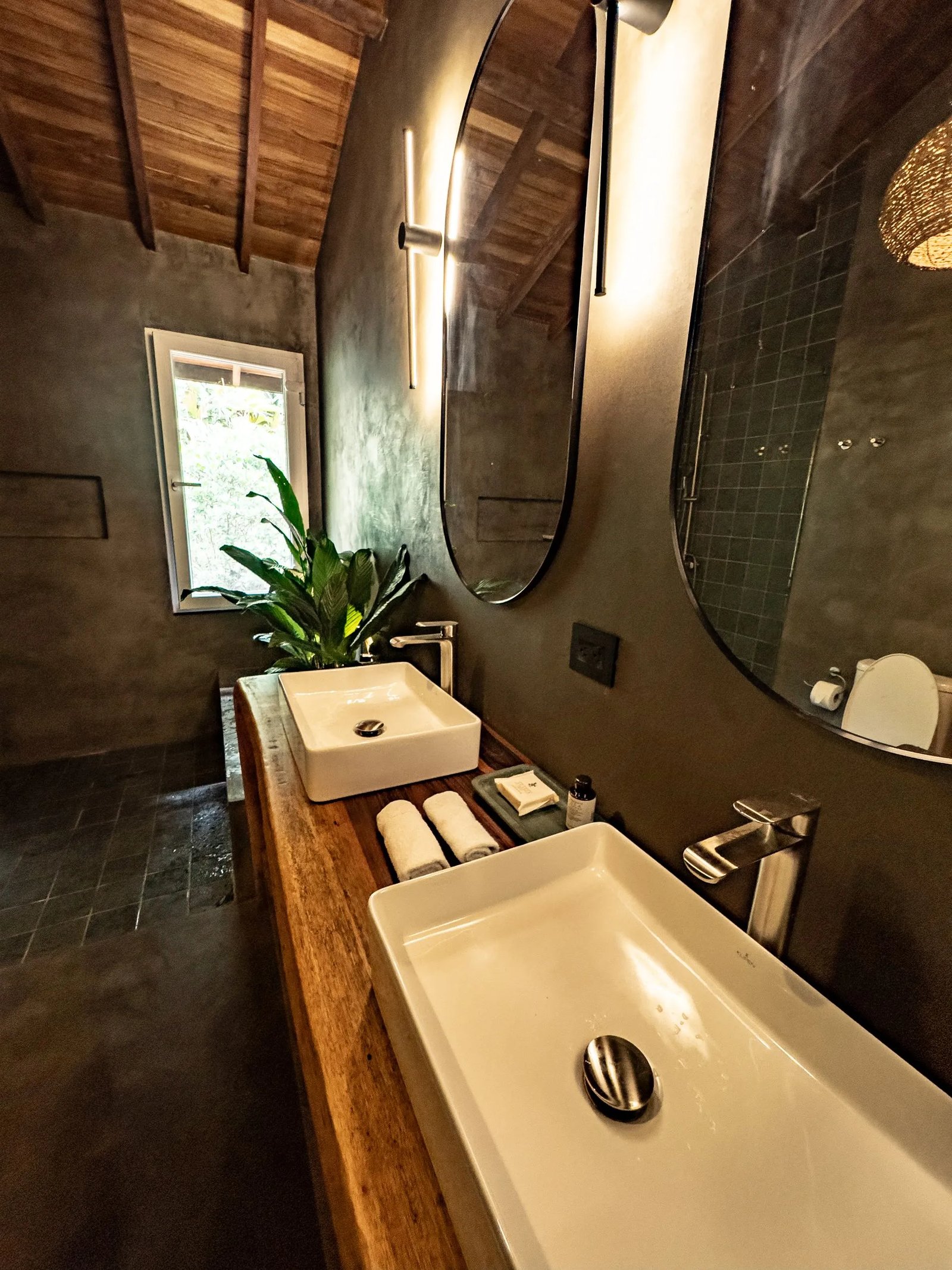 Black Sands Lodge