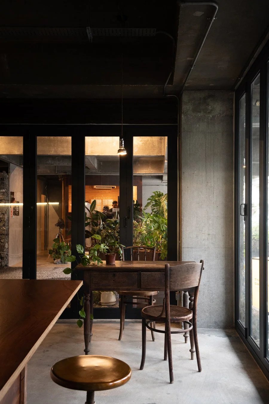 Hotel Mokozoyo, at the table