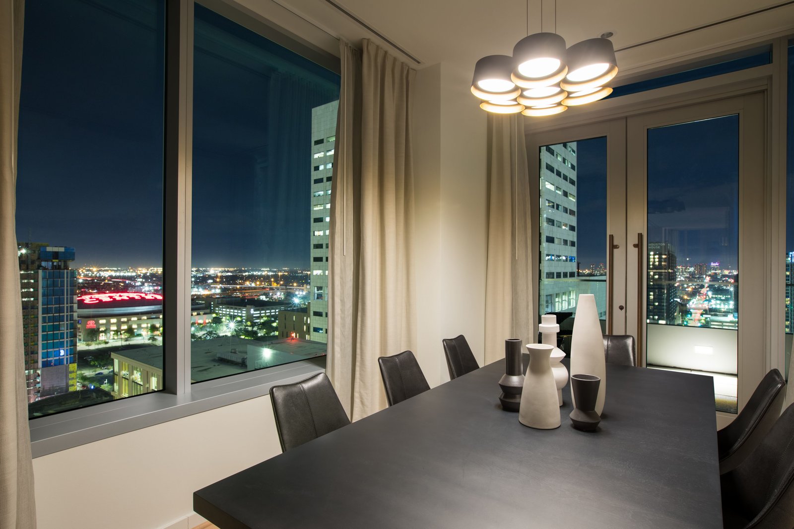The Laura Hotel, Houston Downtown, Autograph Collection