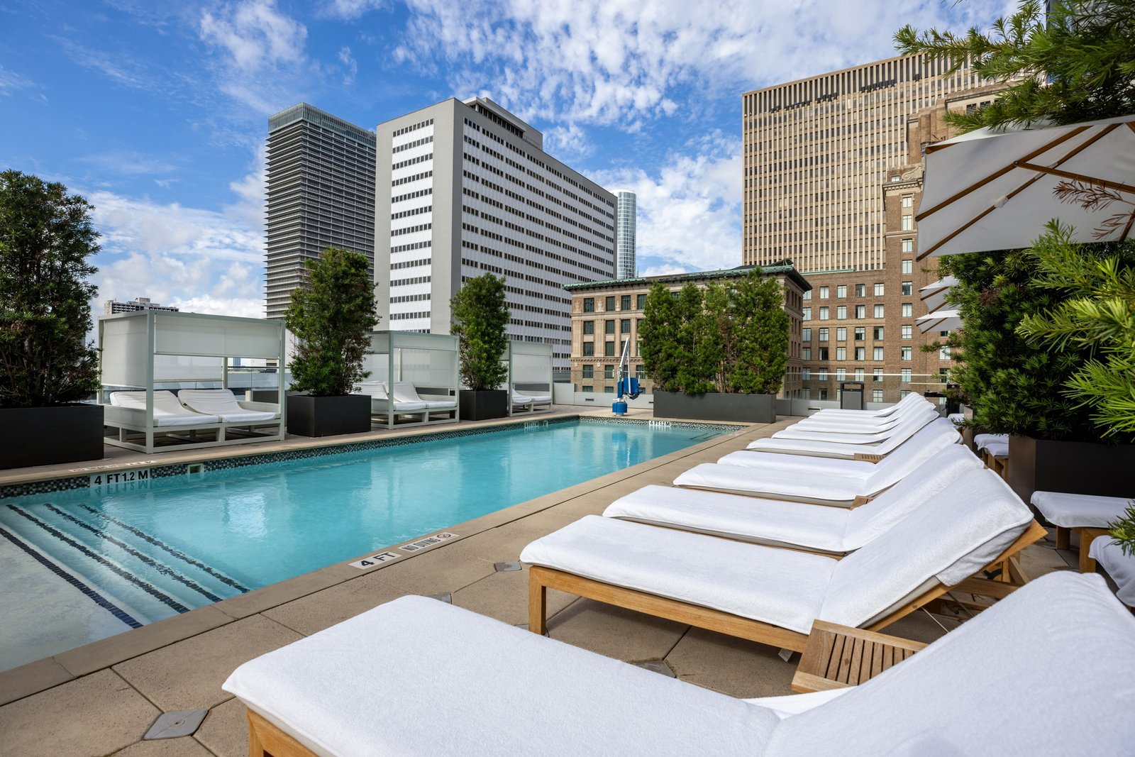 The Laura Hotel, Houston Downtown, Autograph Collection, the pool