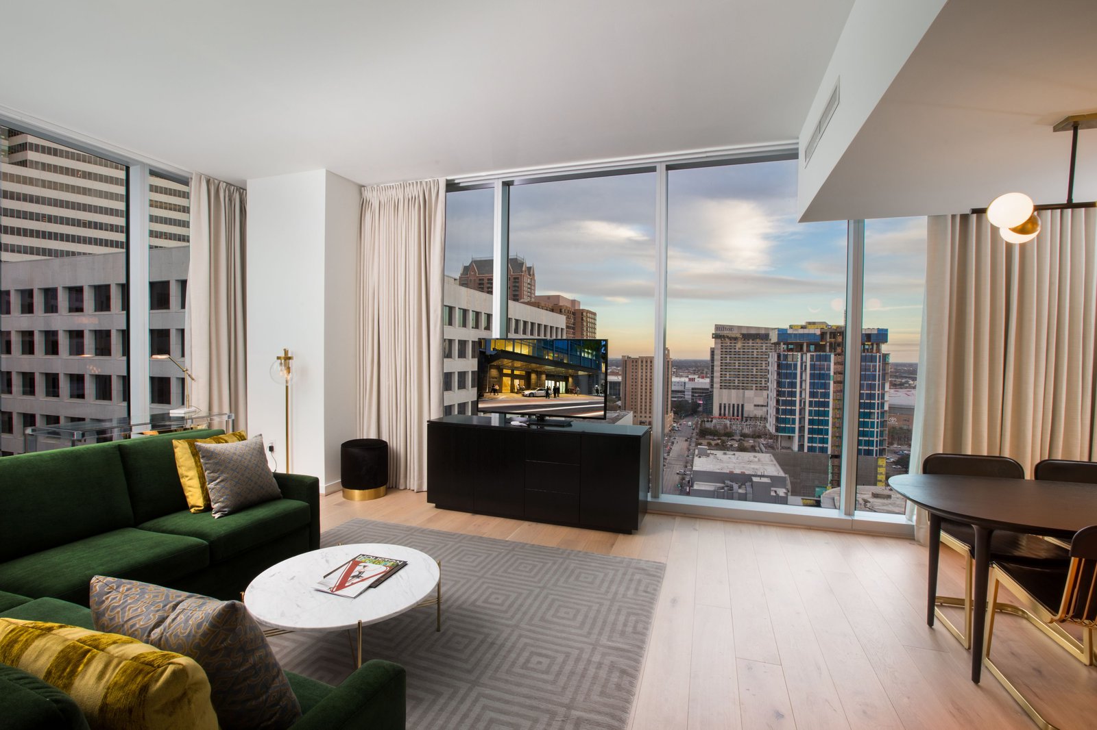 The Laura Hotel, Houston Downtown, Autograph Collection, rooms