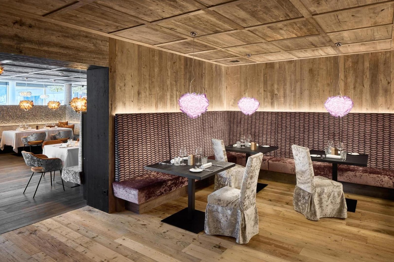 Hotel Christiania, at the table