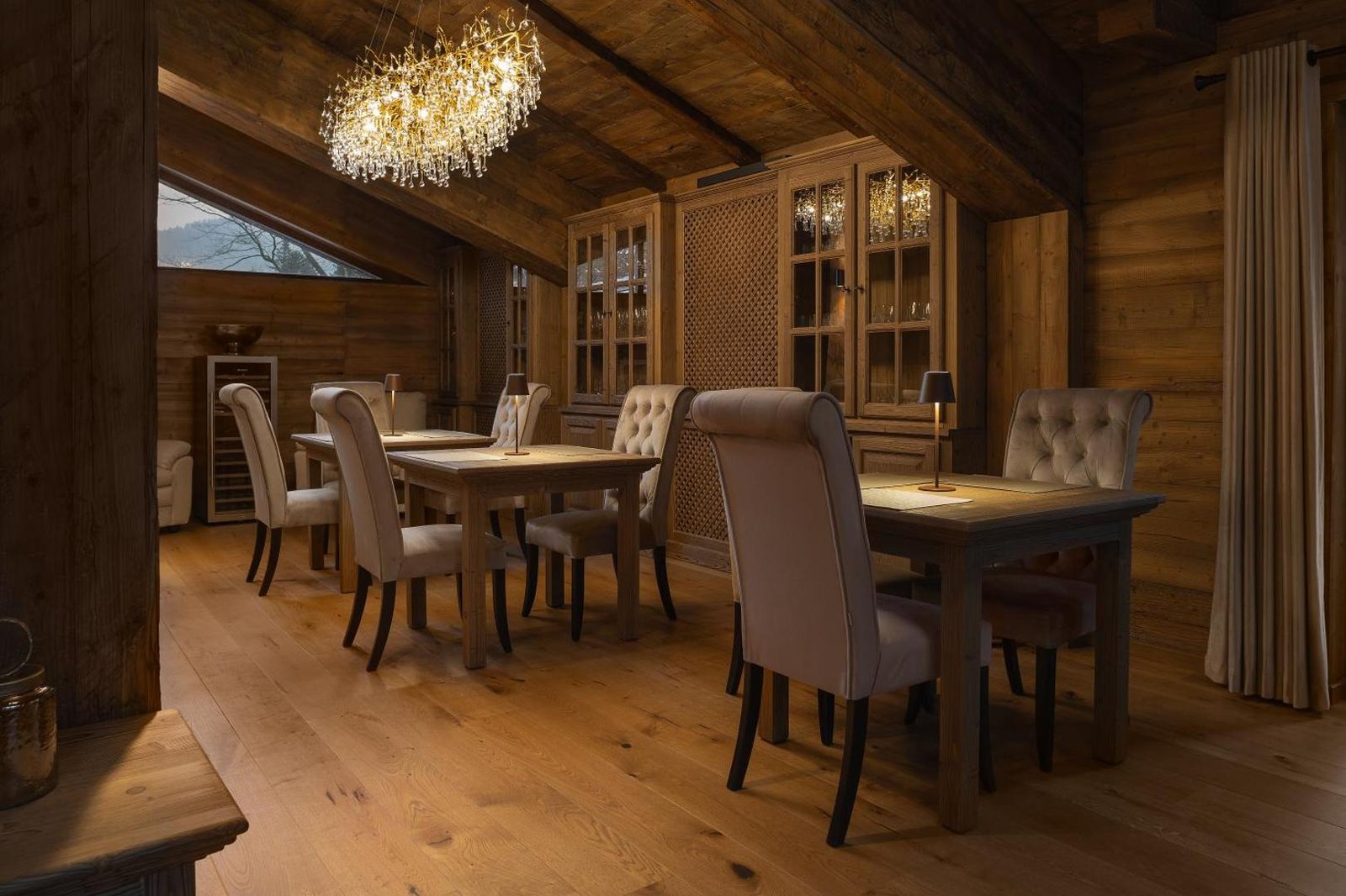Chalet Royal, at the table