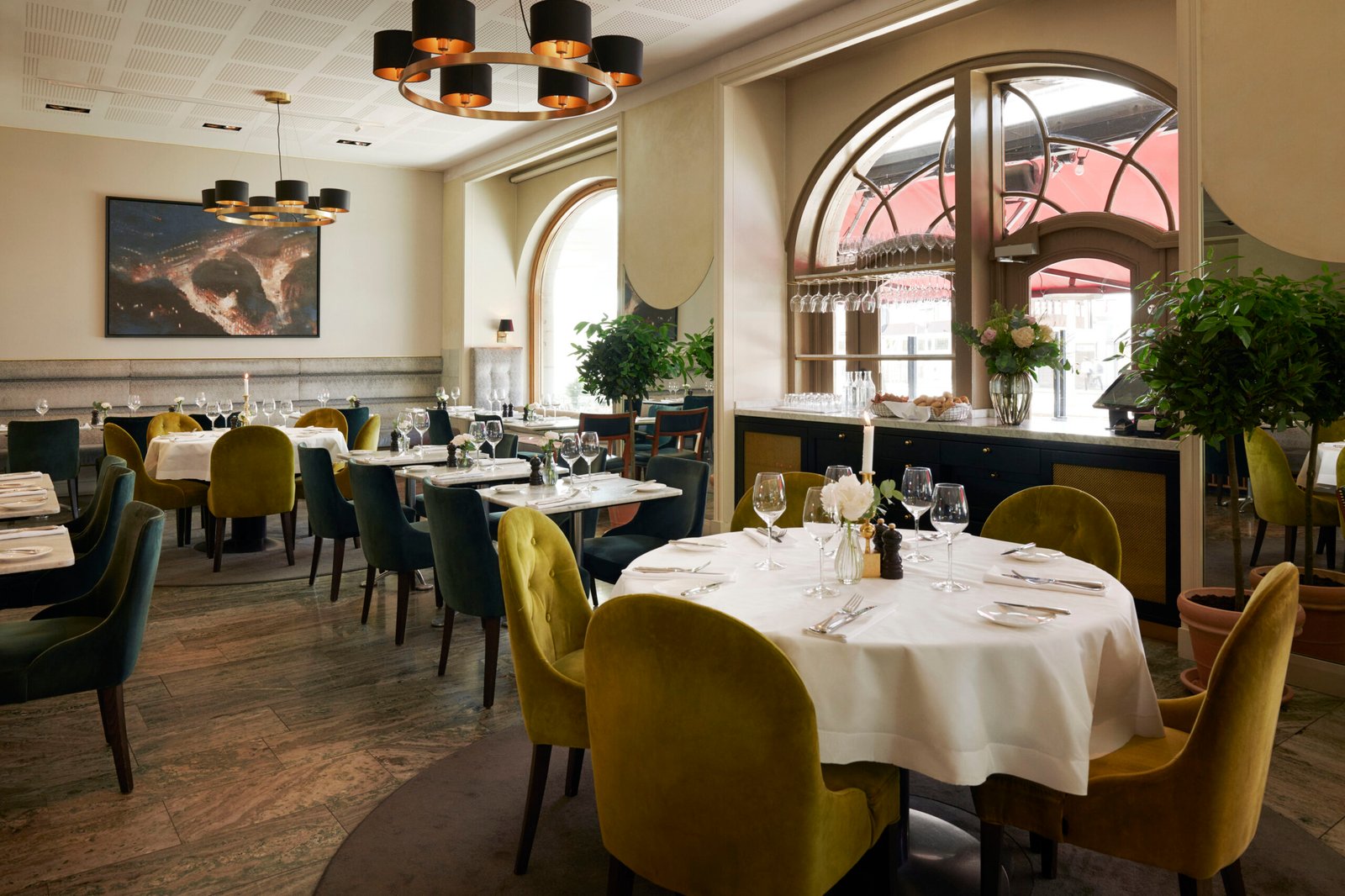 Hotel Diplomat — eat & drink