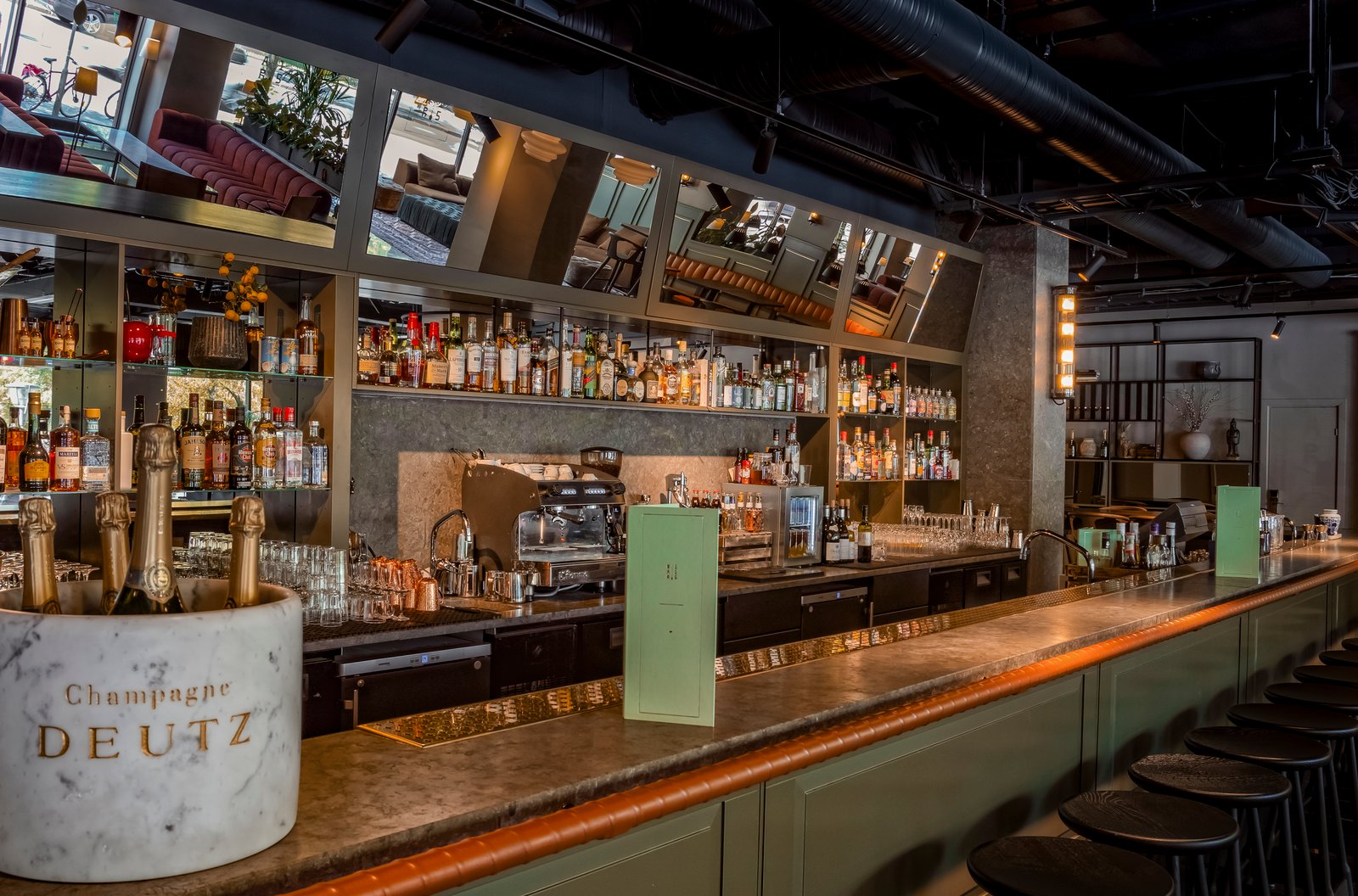 Elite Palace Hotel — eat & drink