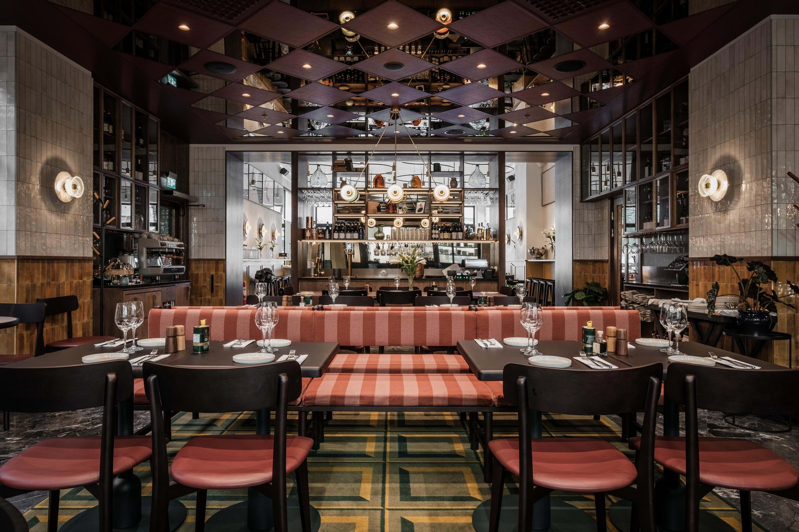Elite Palace Hotel — eat & drink
