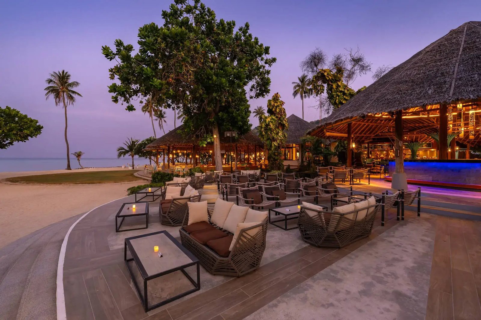SAii Phi Phi Island Village Resort, api restaurant & bar