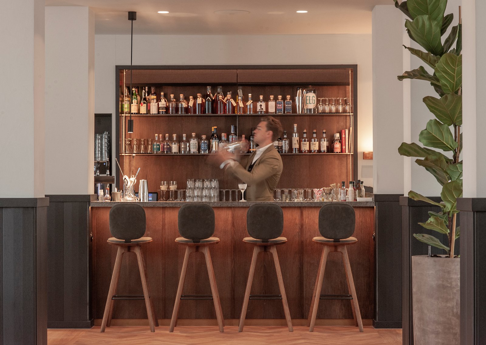 Hotel Kong Arthur — eat & drink