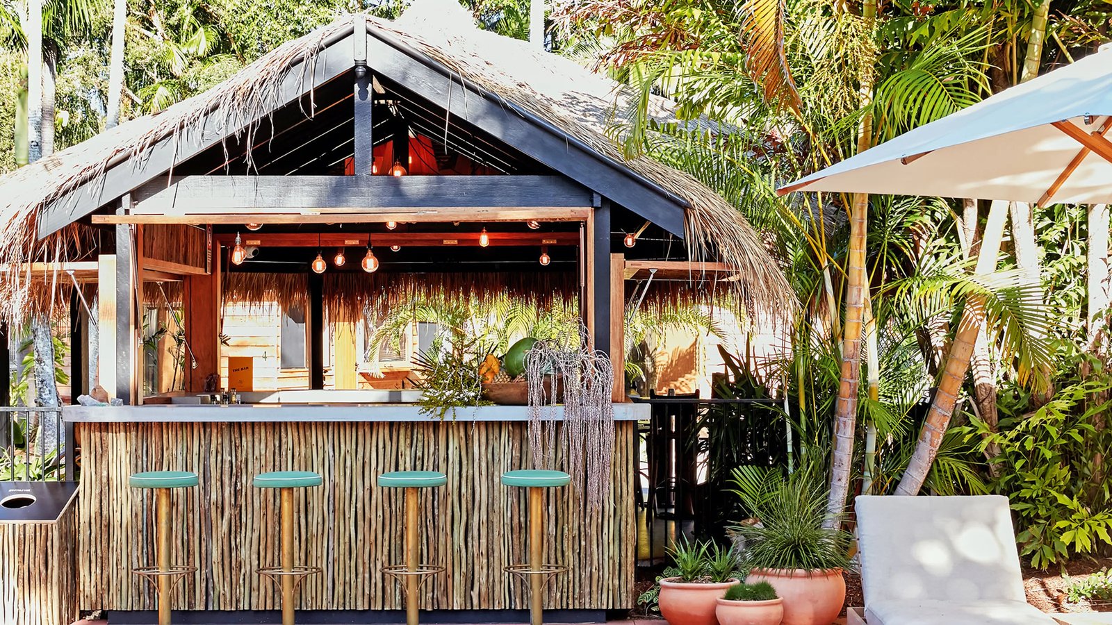 The Sunseeker Byron Bay, pool bar & cabana