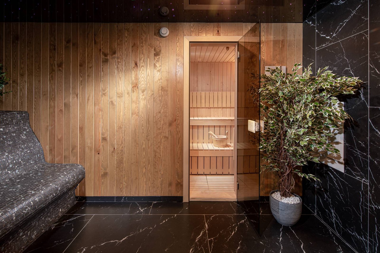 Zara Chalet, the spa