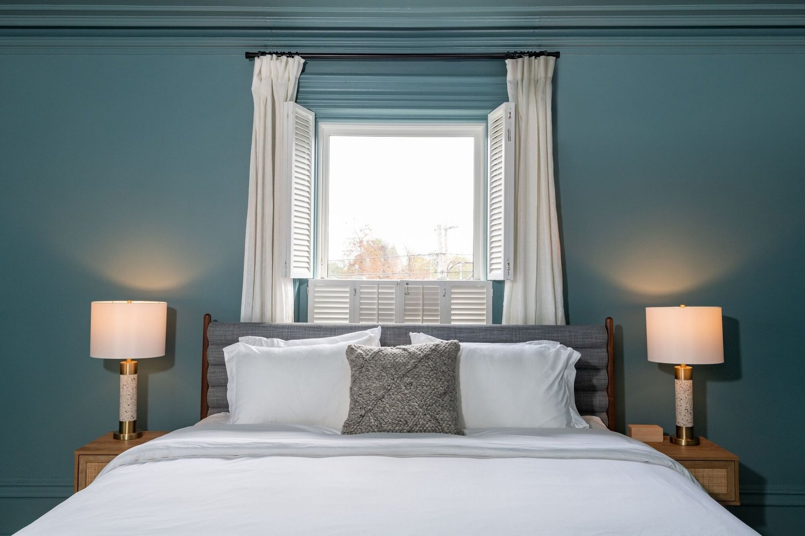 The August House, rooms