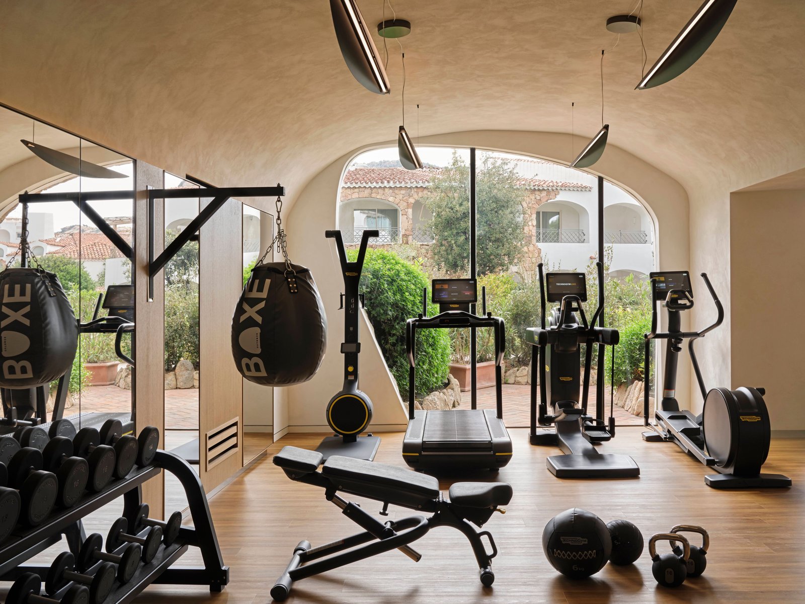 W Sardinia - Poltu Quatu, gym and yoga studio
