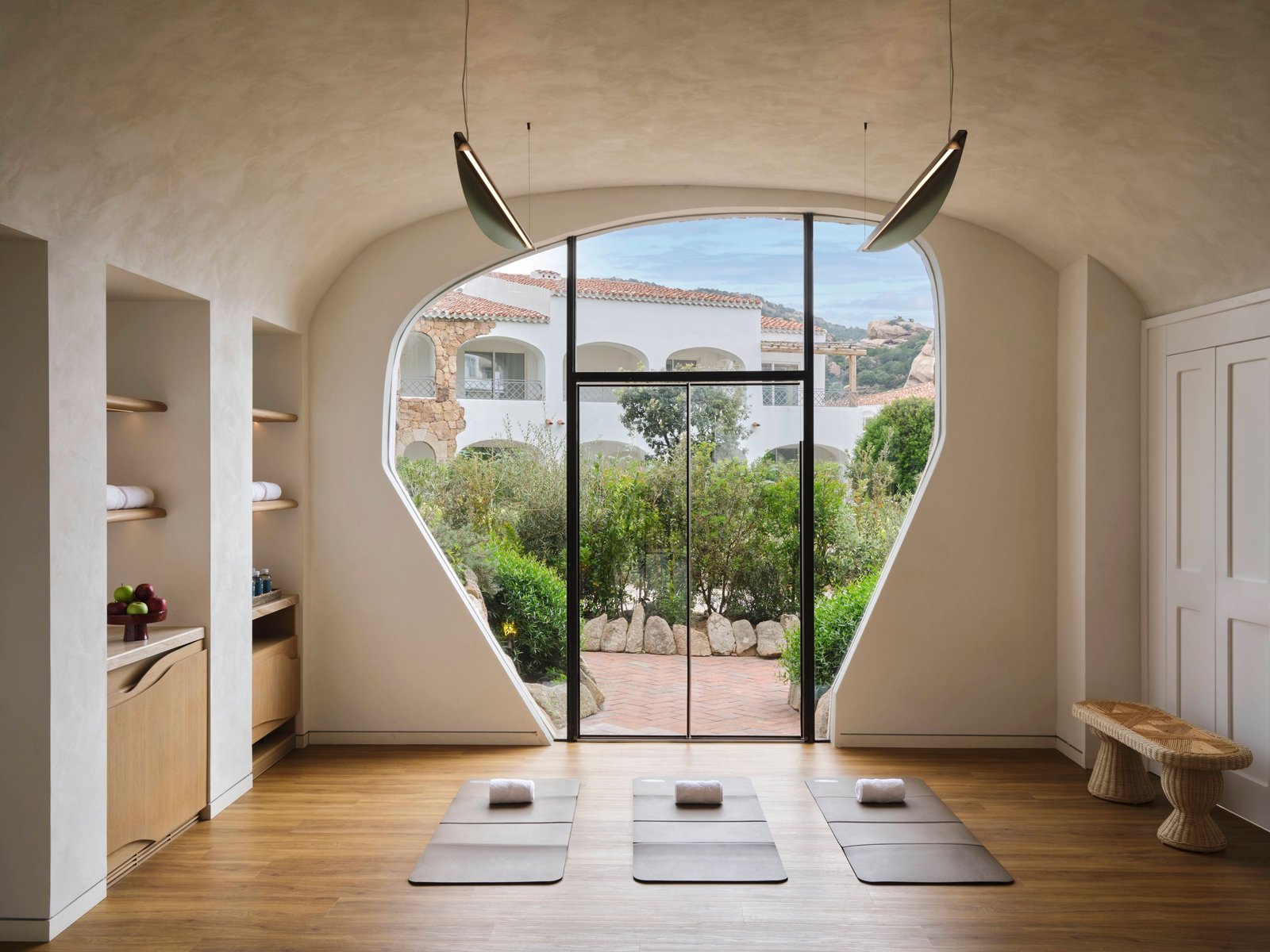 W Sardinia - Poltu Quatu, gym and yoga studio