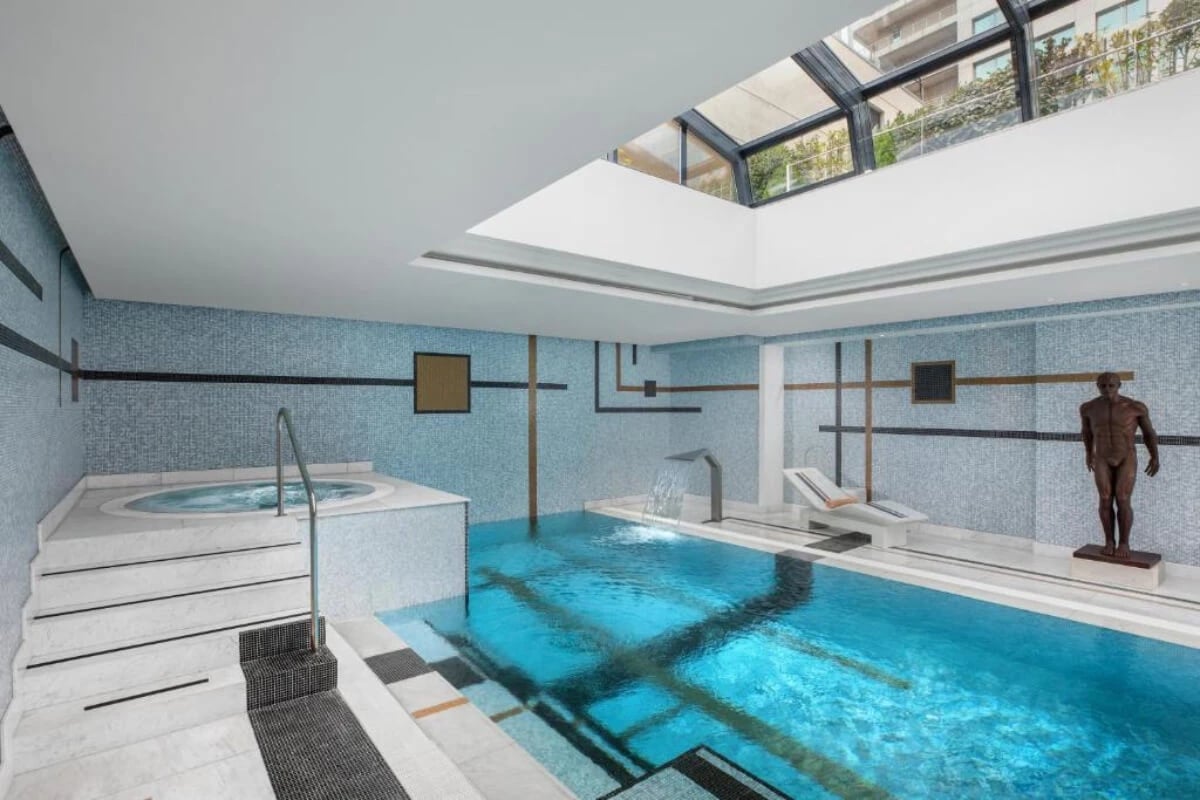 Dinamo Hotel Baku, the pool