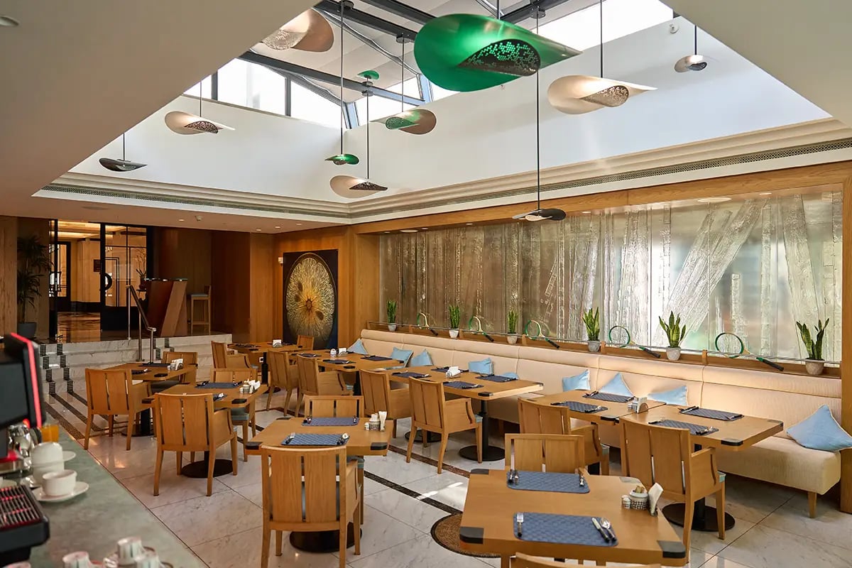 Dinamo Hotel Baku, greenfield restaurant