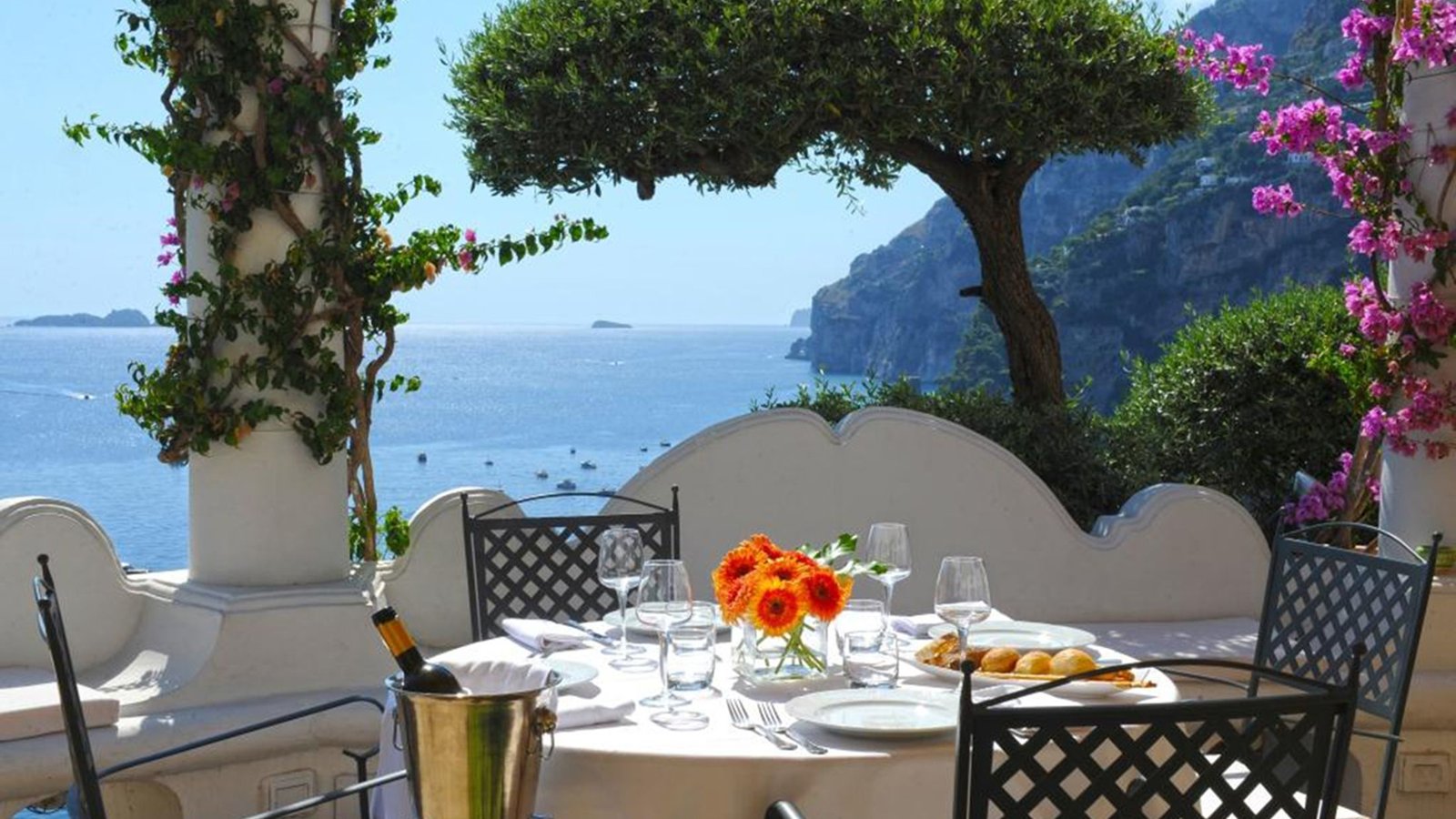 Hotel Marincanto, at the table