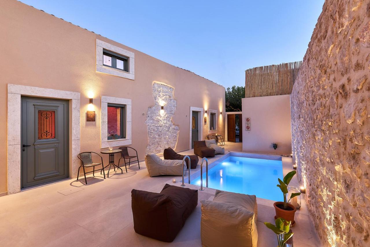 Vin Dimora Suites, the pool
