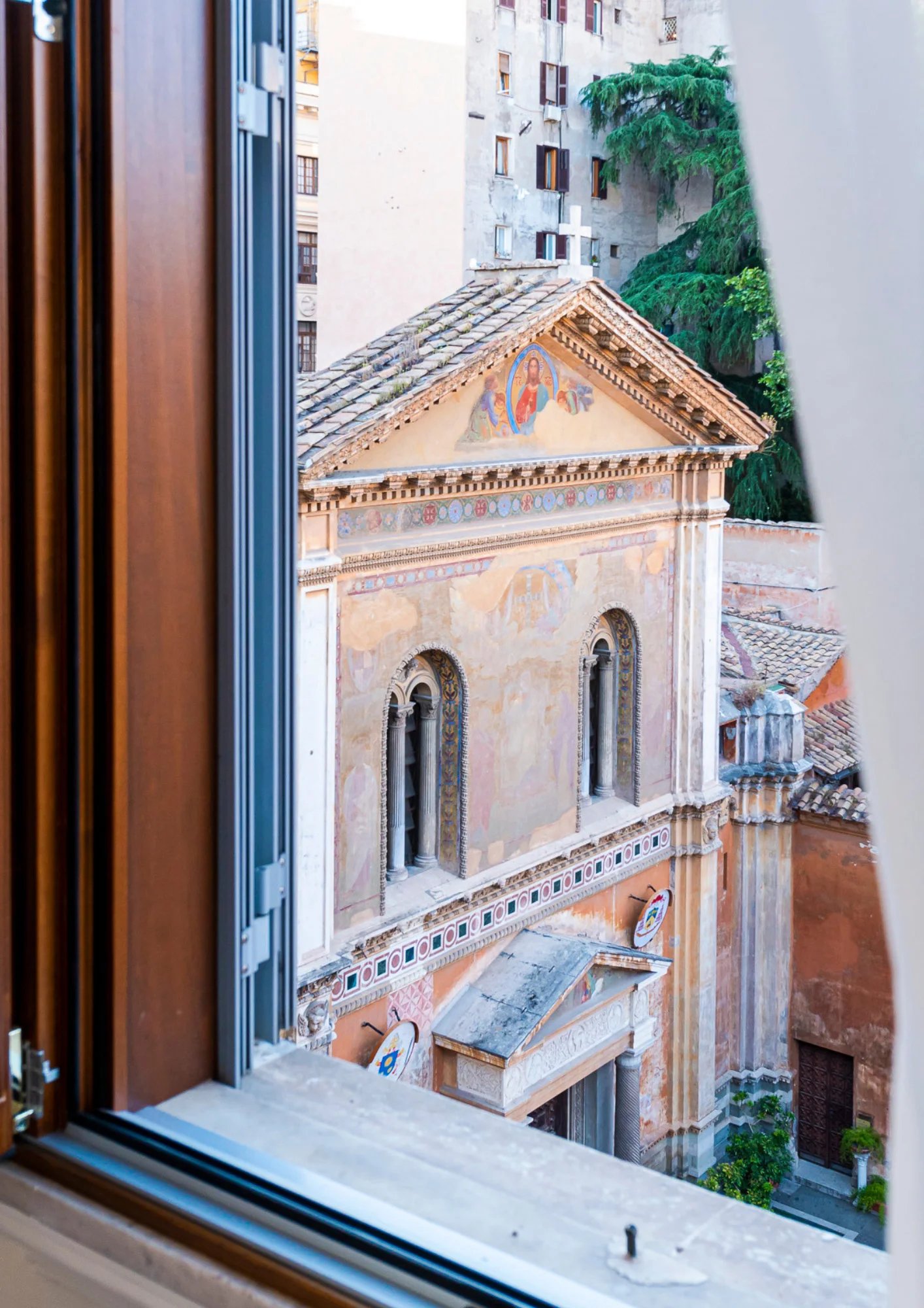 Sentho Roma, rooms