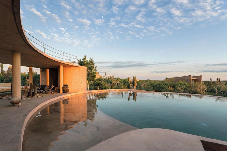 Nereidas, the pool