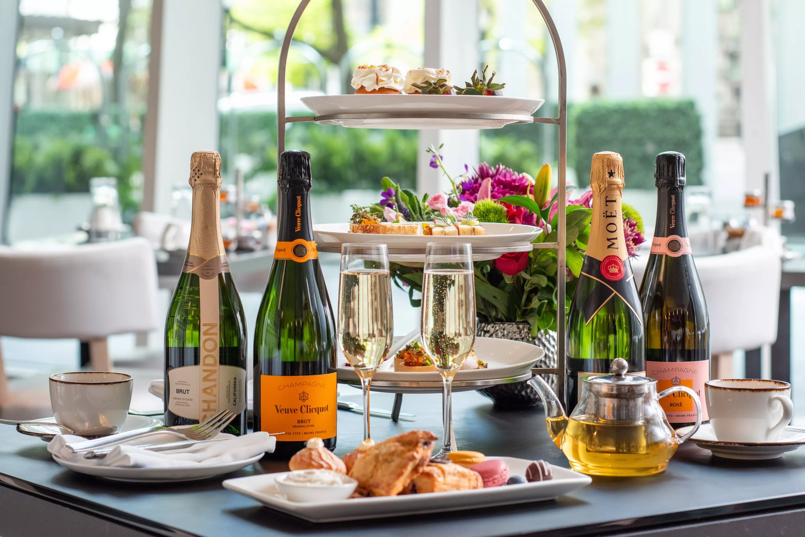 Sofitel Chicago Magnificent Mile, at the table