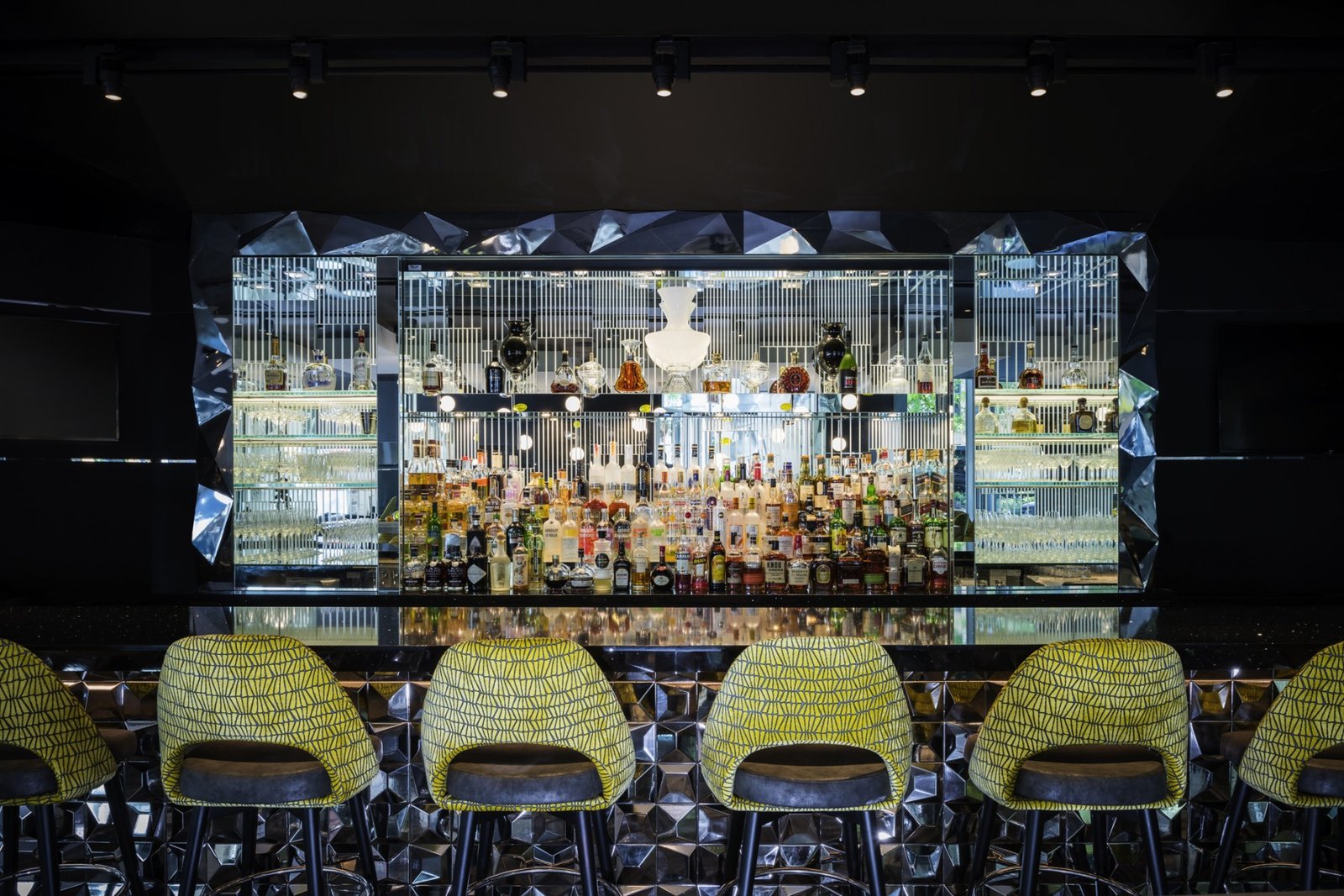 Sofitel Chicago Magnificent Mile — eat & drink