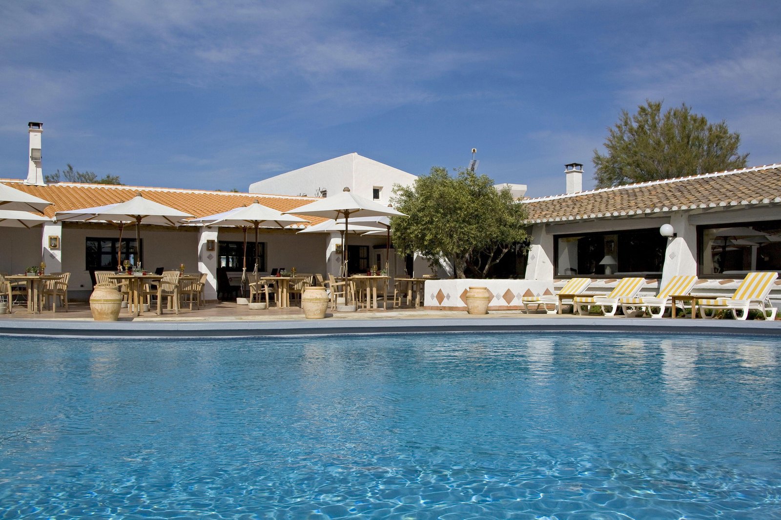 Les Bains Gardians, the pool