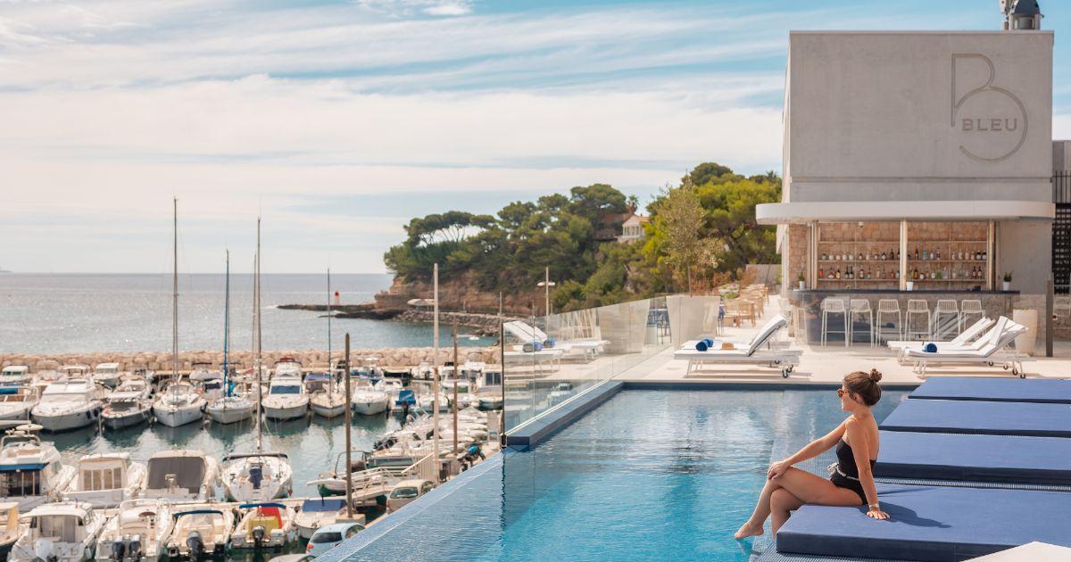 Hotel BLEU, the pool