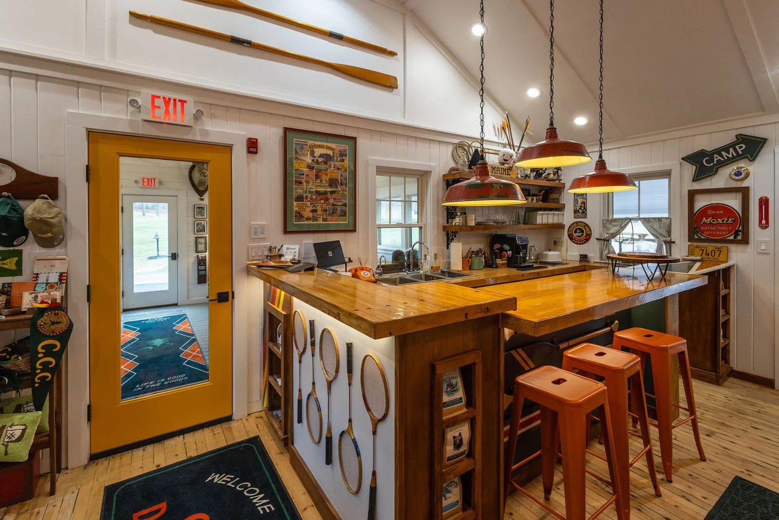 Camp DeForest, camp café