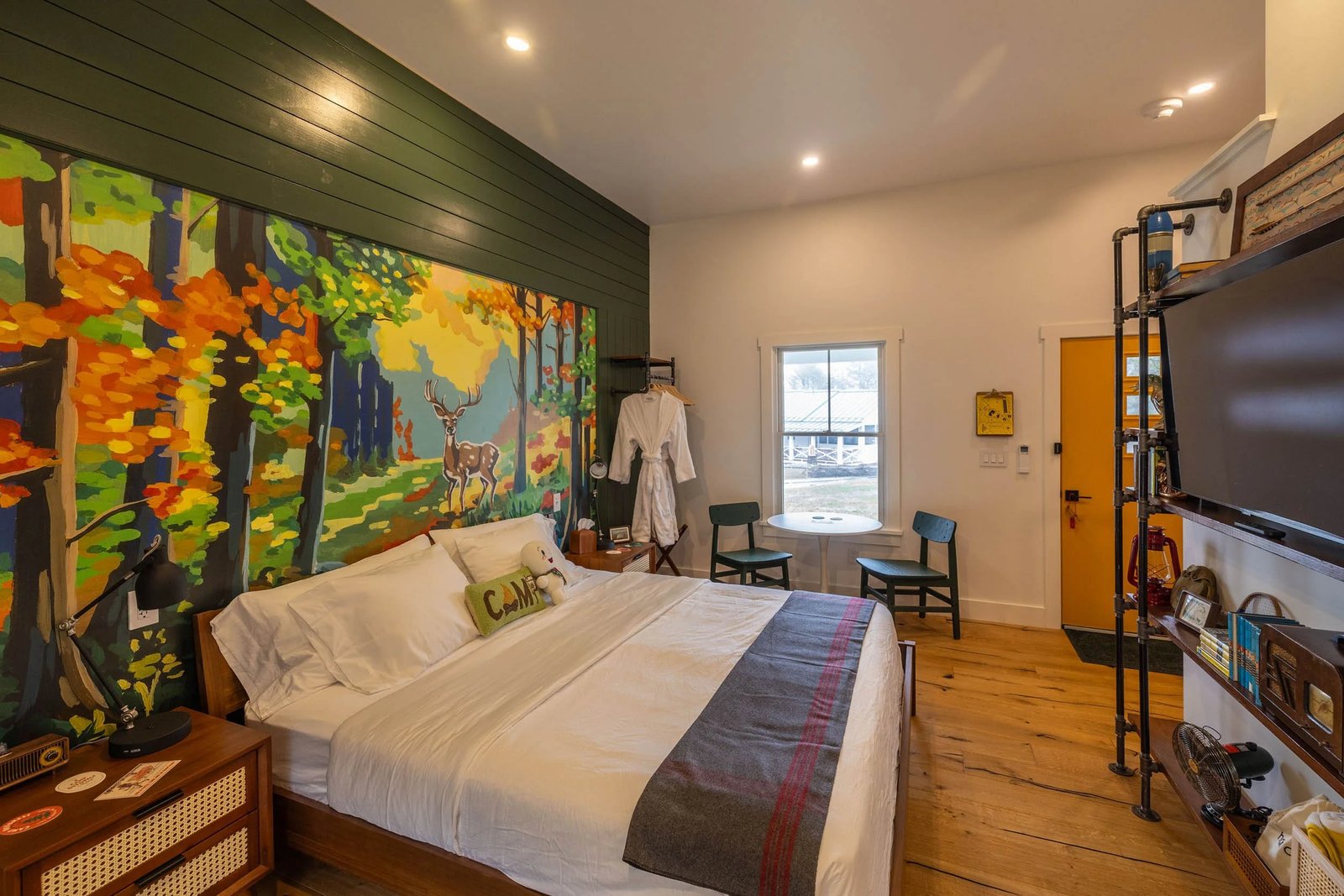 Camp DeForest, rooms
