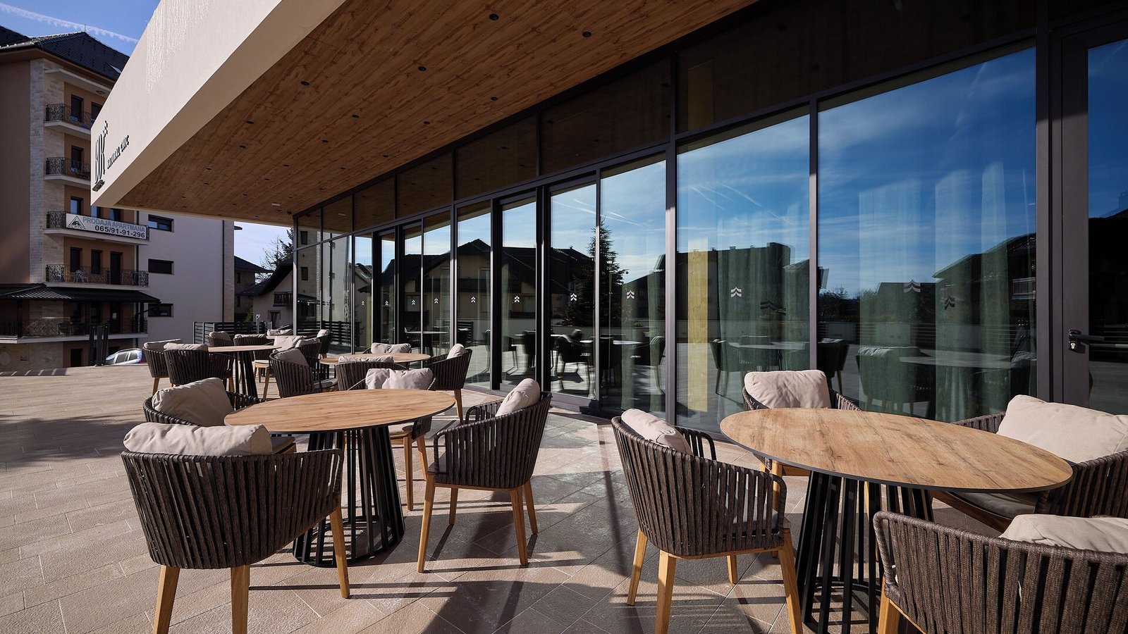BOR Hotel by Karisma, at the table
