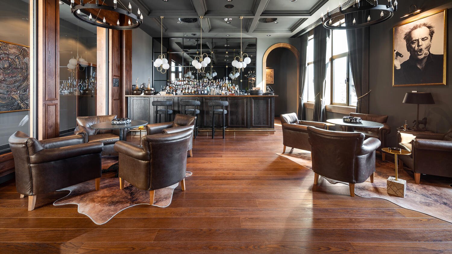 BOR Hotel by Karisma, at the table