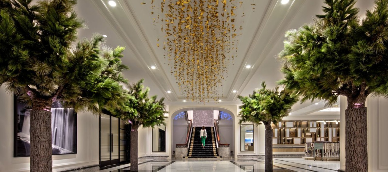 Four Seasons Hotel Chicago — vibe