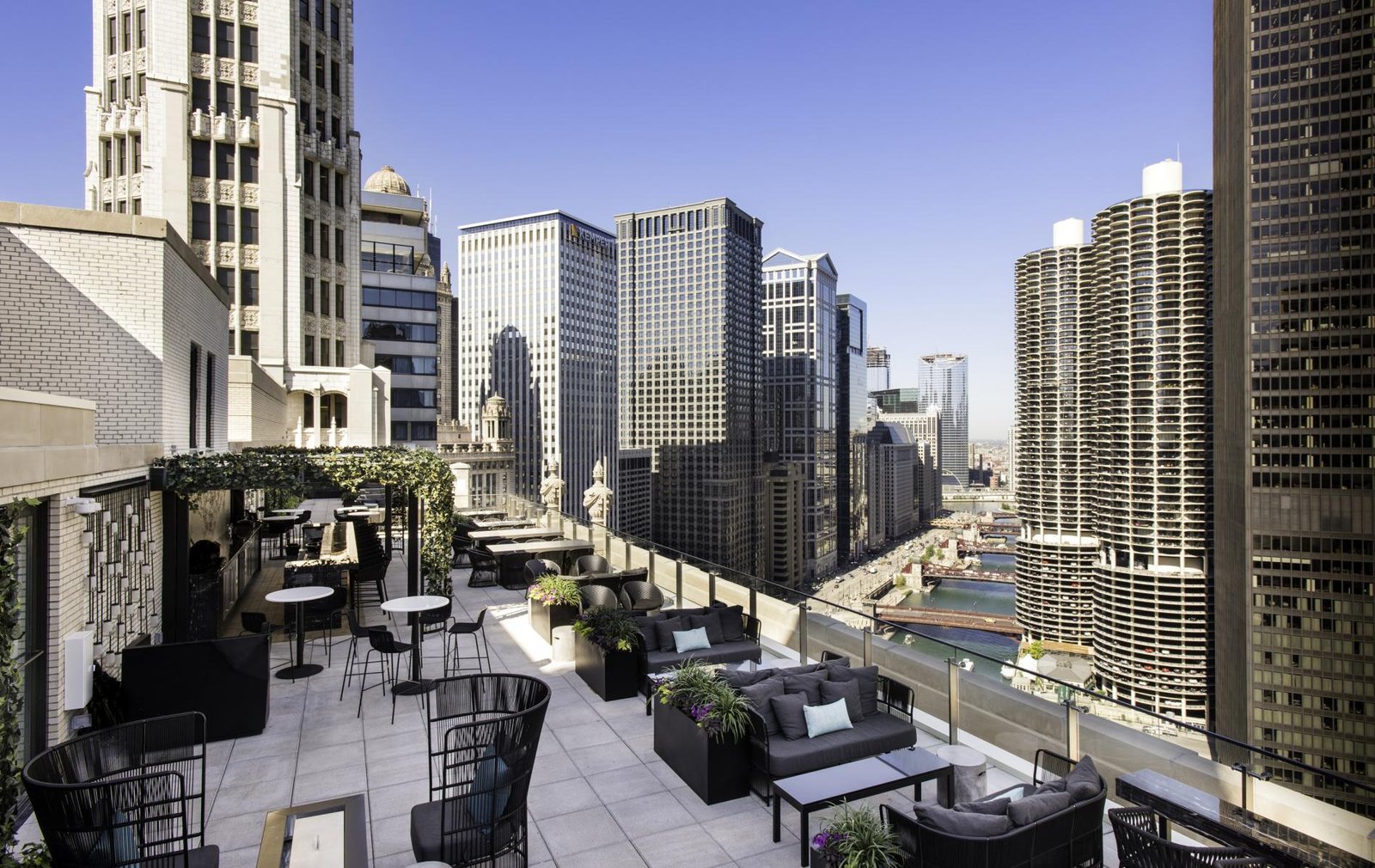 LondonHouse Chicago — vibe