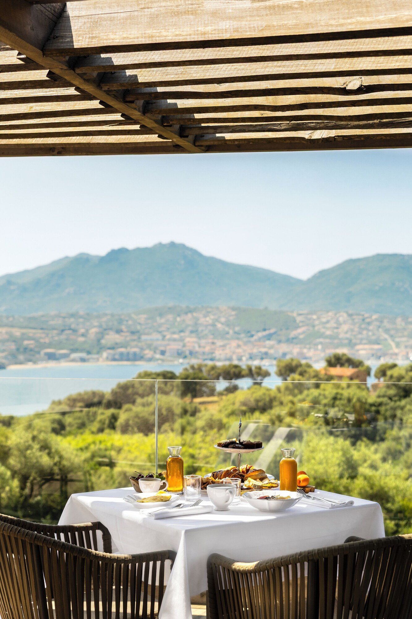 L'Hostellerie du Moulin, la table du moulin