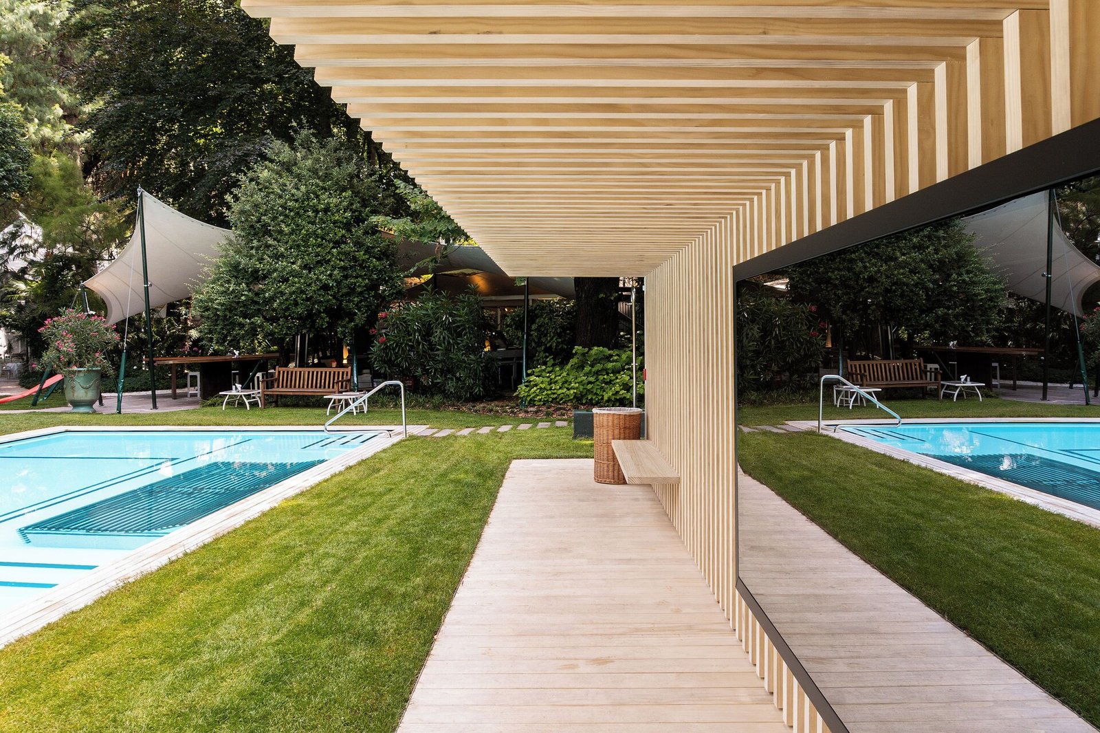 Parkhotel Laurin, the pool