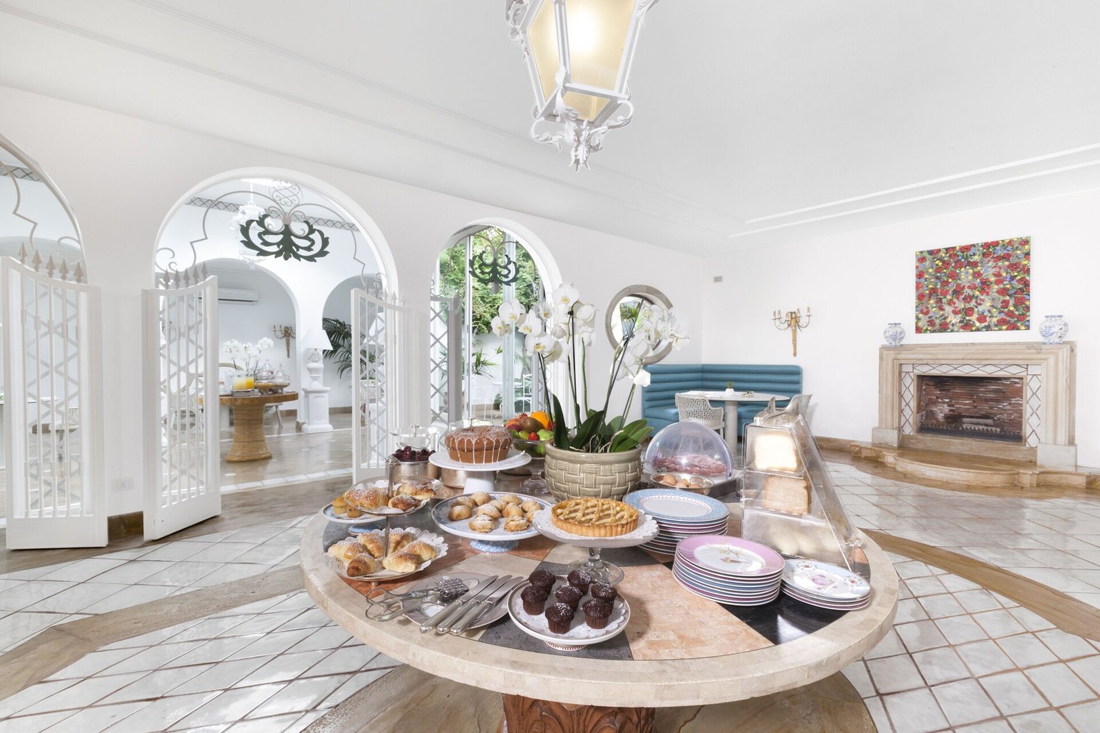 Relais Villa Savarese, at the table