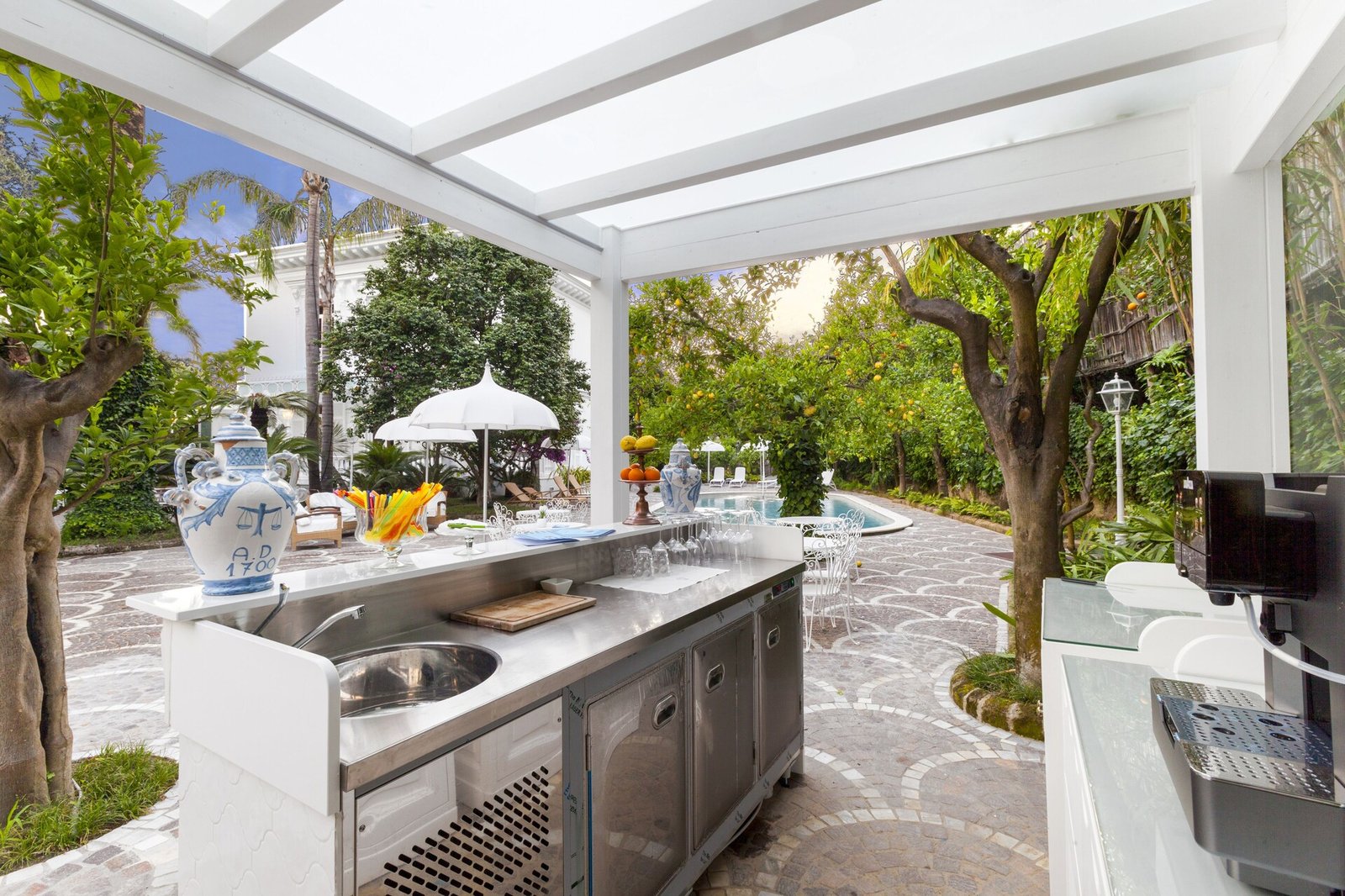 Relais Villa Savarese, at the table
