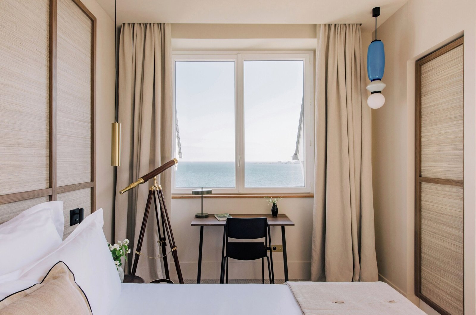 Les Bassans, rooms