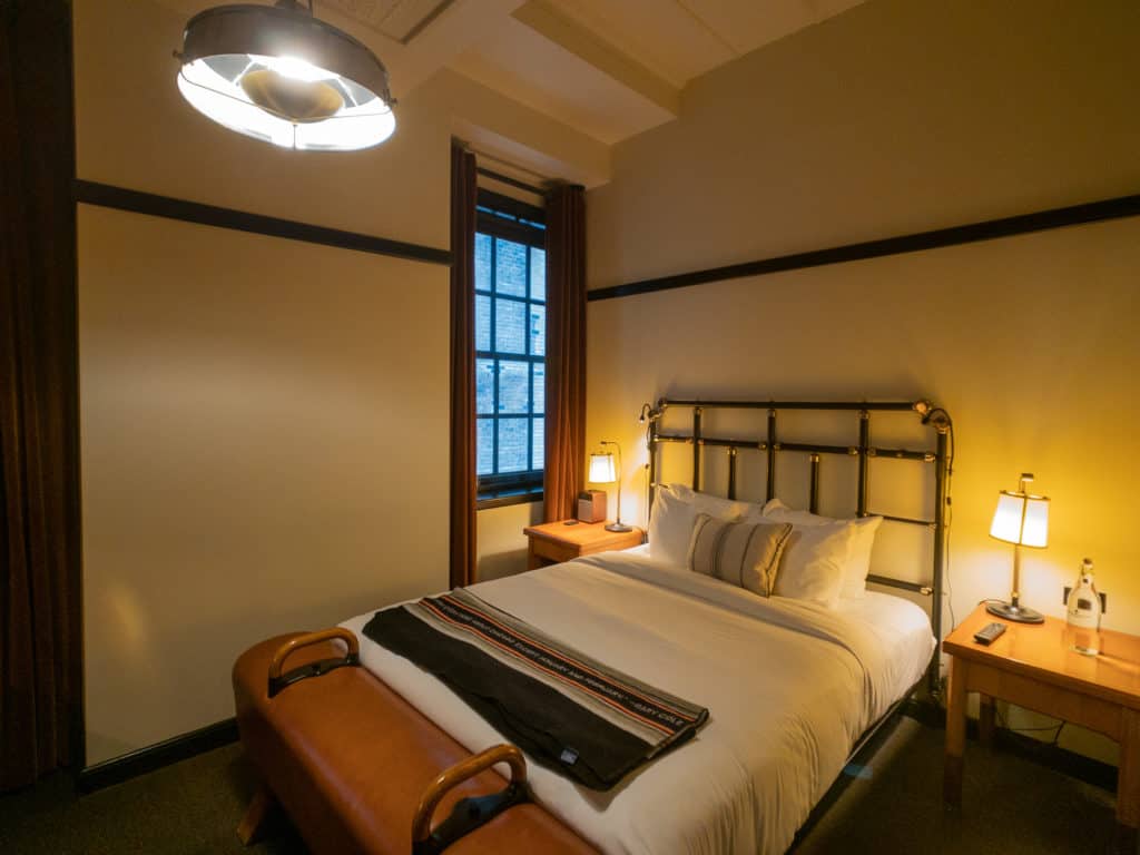 Chicago Athletic Association — rooms