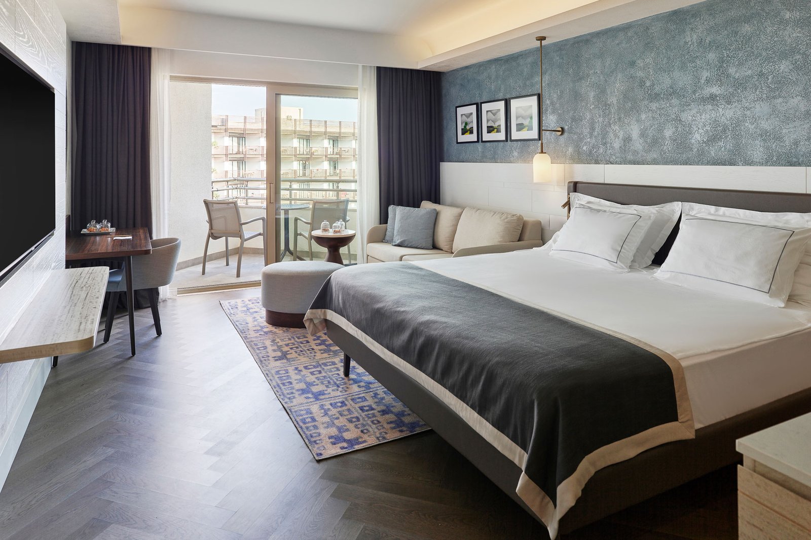 Barut Lara, rooms