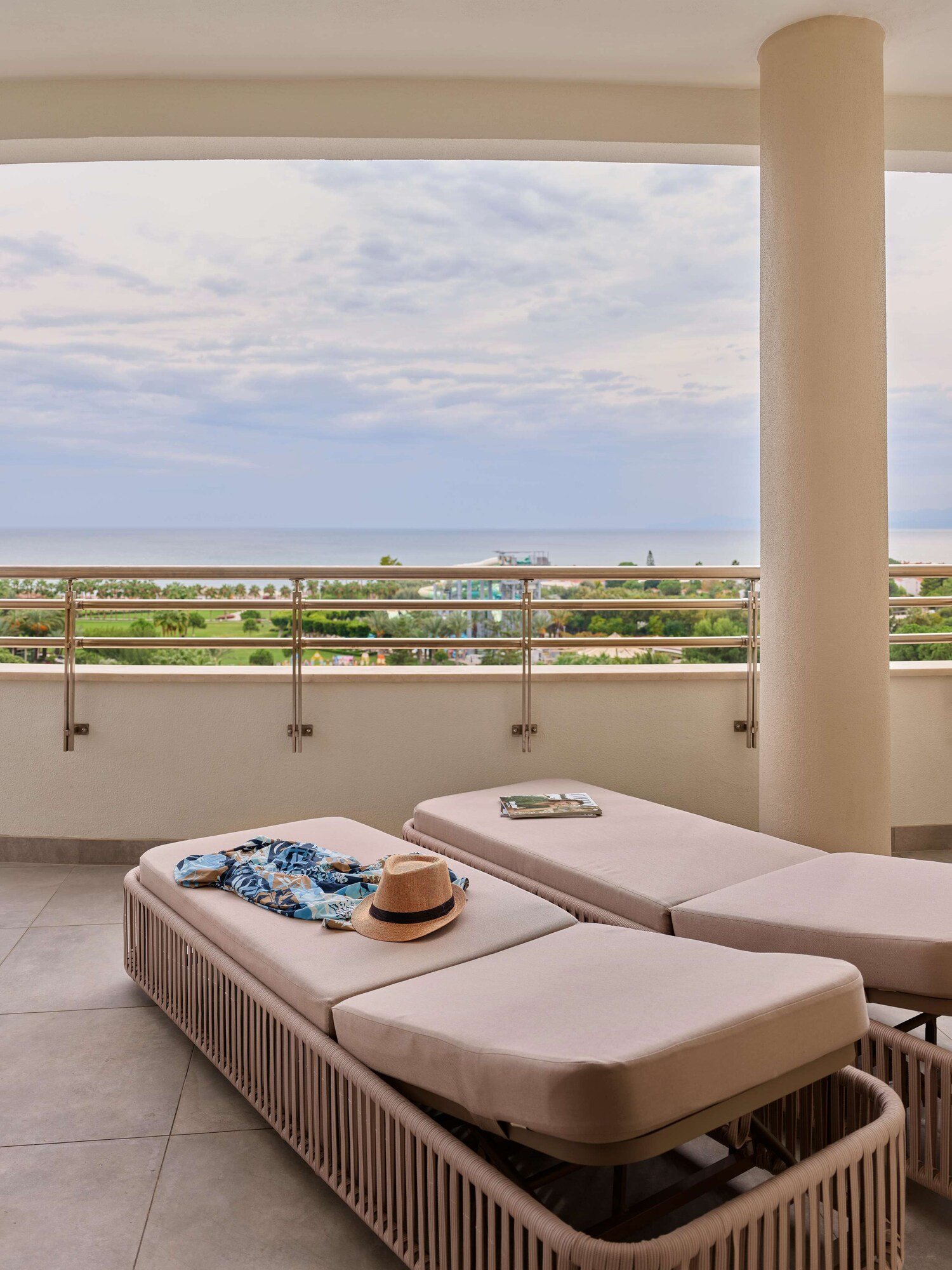 Barut Lara, rooms