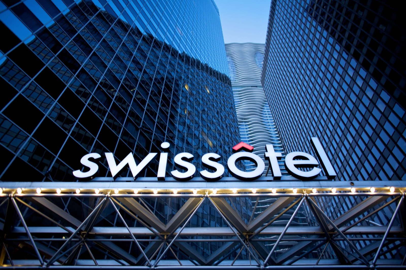 Swissôtel Chicago — backstory
