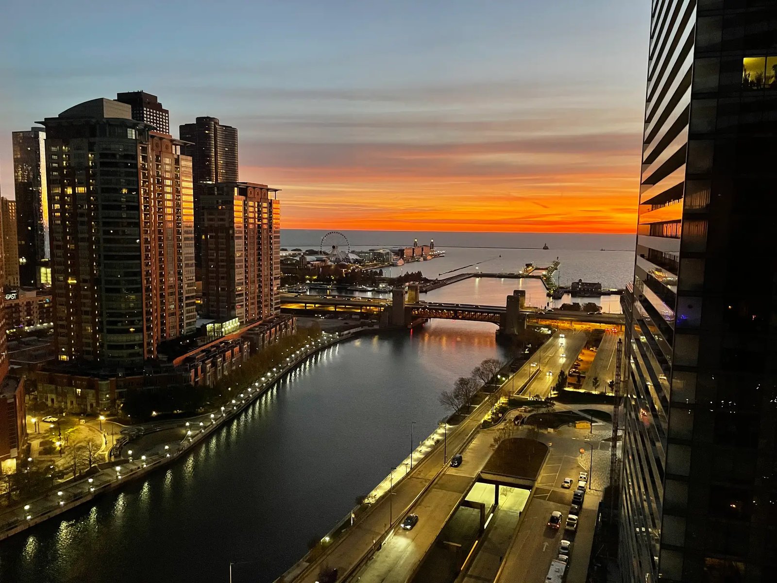 Swissôtel Chicago — vibe