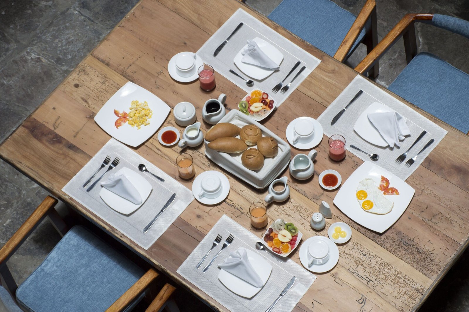 Boutique Hotel Casa El Edén, at the table
