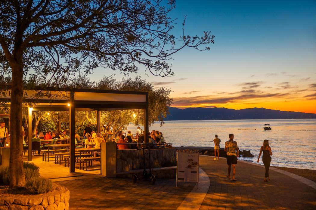 Hotel Vila Rova, rova bistro & beach bar
