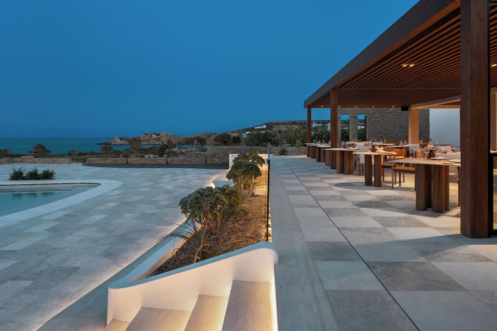 Vione Paros